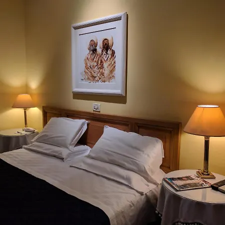 Hotell Cairoli 4*