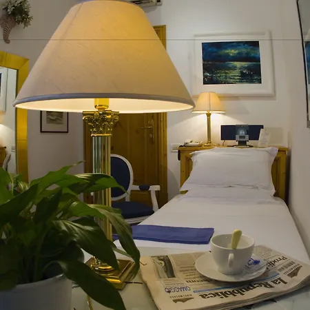 Hotell Cairoli 4*