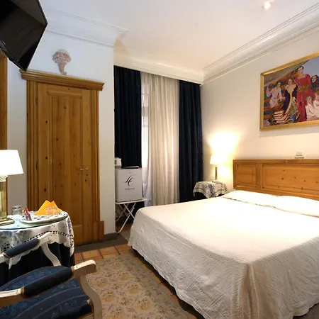 Cairoli Hotel 4*