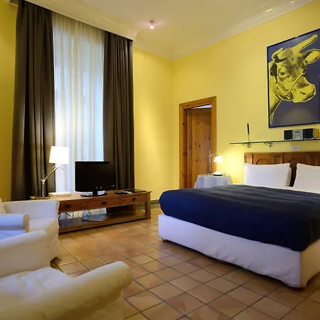 Hotel Cairoli 4*