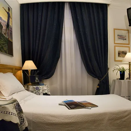 Hotel Cairoli Řím