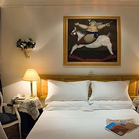 Hotel Cairoli Řím